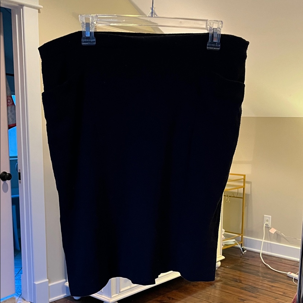 Anne Klein Elegant Black Pencil Skirt